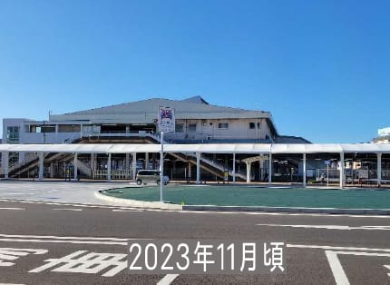 2023年11月頃の駅前ロータリーの様子